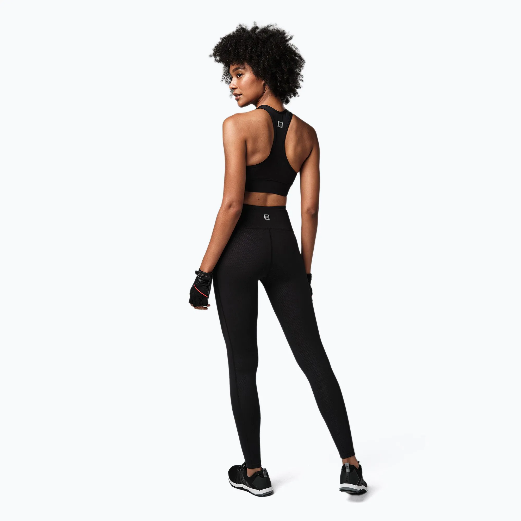 biustonosz-fitness-strong-id-make-the-cut-out-czarny-z1t02555-786207